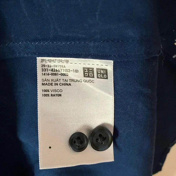 NWT Uniqlo Men's Blue Patterned Short-sleeved Button-down Shirt XL - Picture 3 of 9